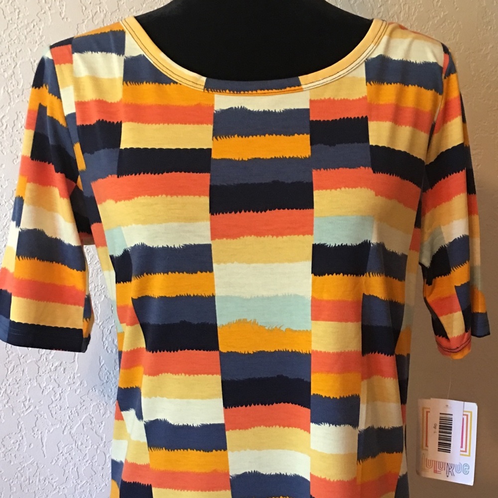 NWT LuLaRoe Gigi Top 🛍 Perfect for Fall 💗